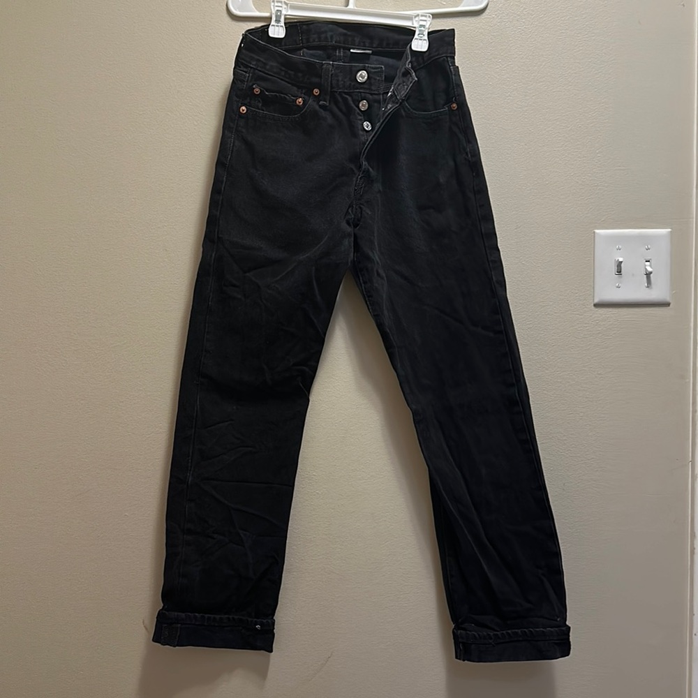 Levi’s 501 jeans Size W29 L32 (fits like a 4-6, medium) ⚫️black